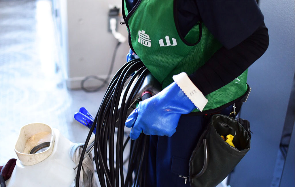 ポリッシャーによる床清掃